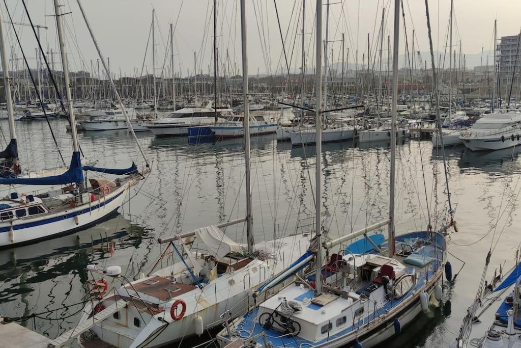 Precioso Barco En Barcelona Hotel Badalona Kültér fotó