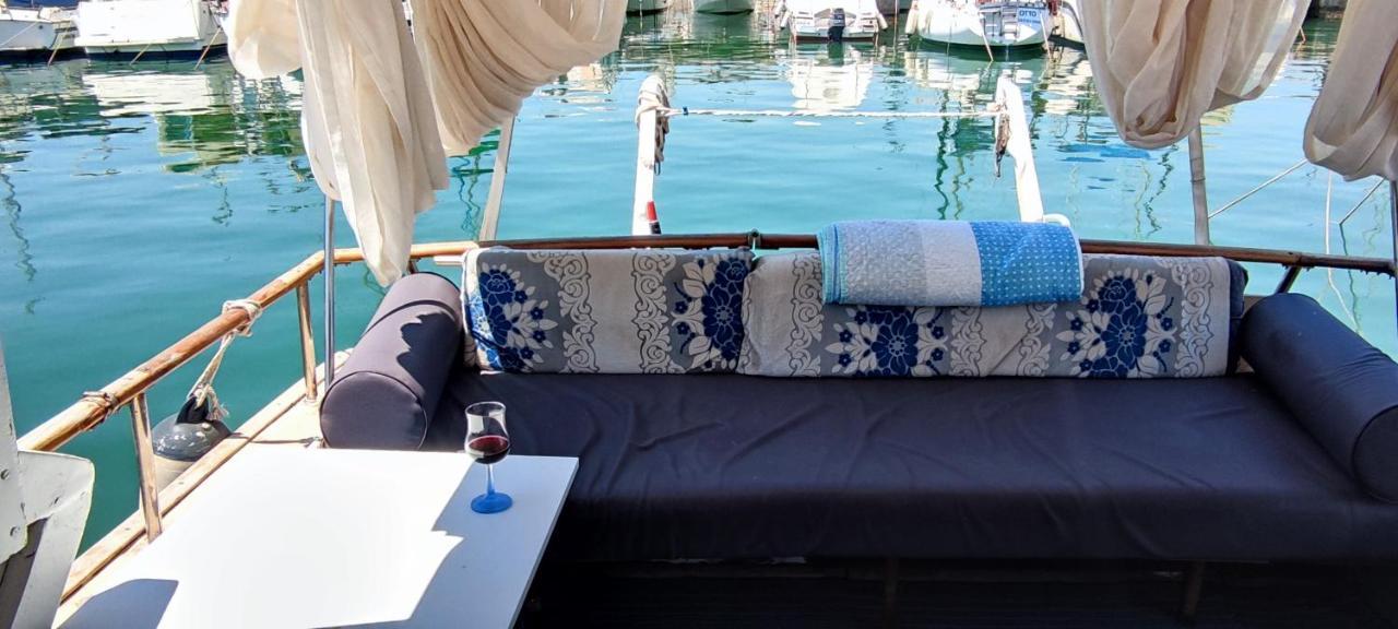 Precioso Barco En Barcelona Hotel Badalona Kültér fotó