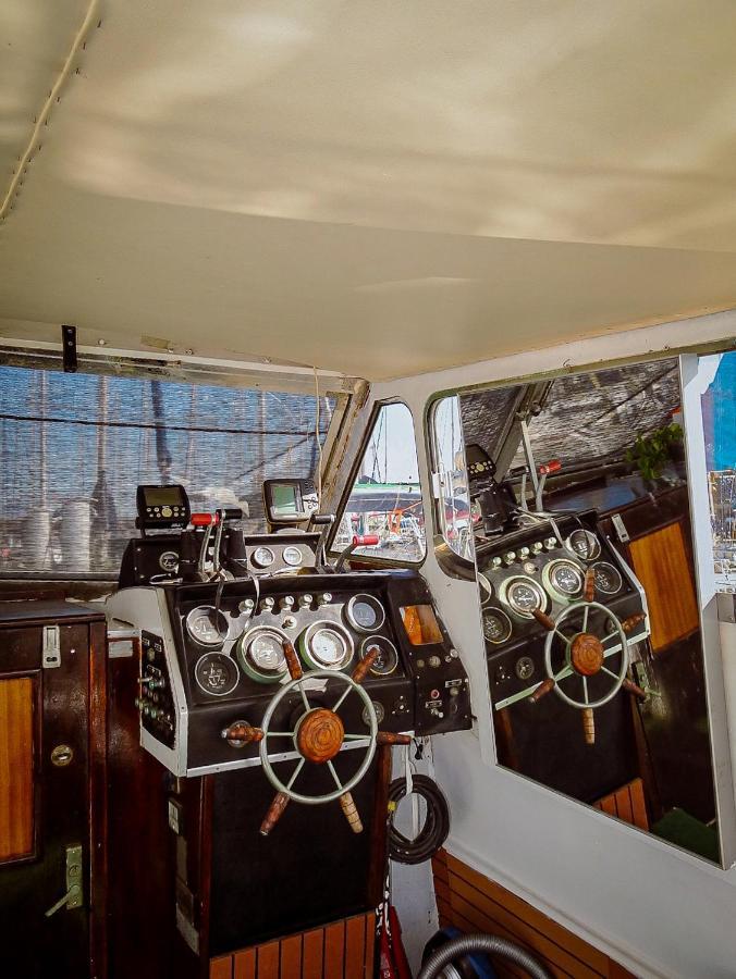 Precioso Barco En Barcelona Hotel Badalona Kültér fotó