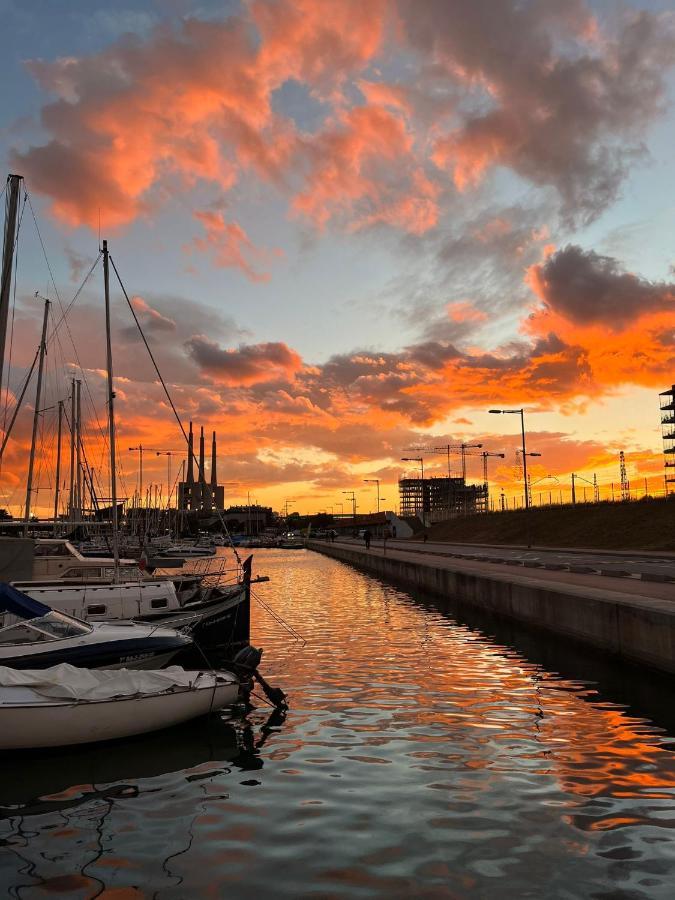 Precioso Barco En Barcelona Hotel Badalona Kültér fotó